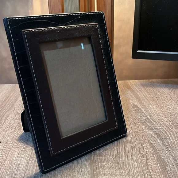 Picture frame - Picture 2 of 5